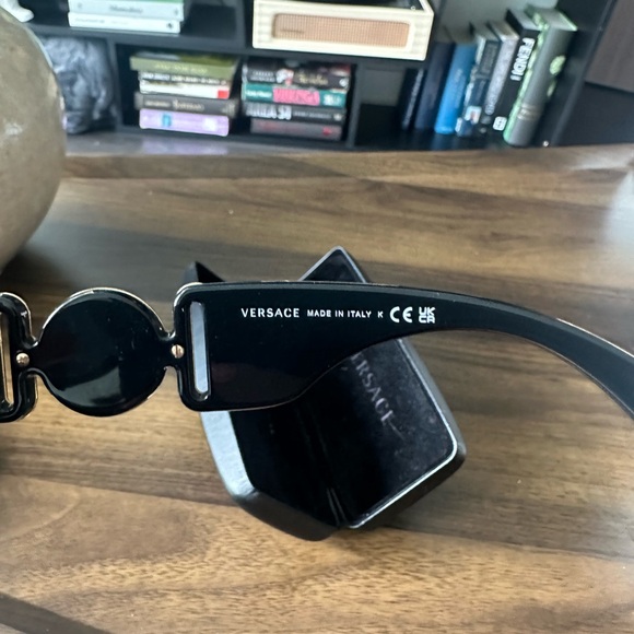 VERSACE VE4361 Biggie BLACK (like new) - Picture 5 of 6